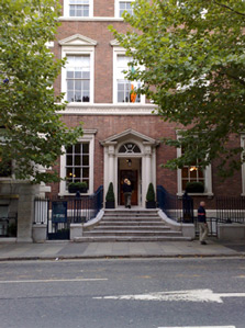image of elegant Georgian period building in Dublin